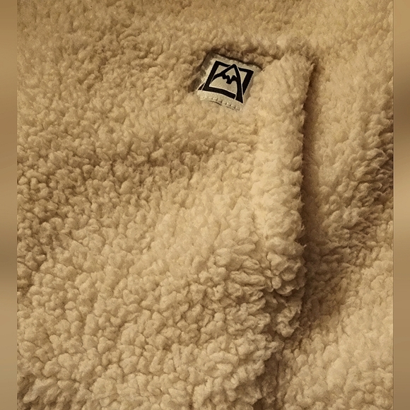 Avalanche Embroidered Logo Soft Shell Hooded Jacket - NWOT - Picture 10 of 10